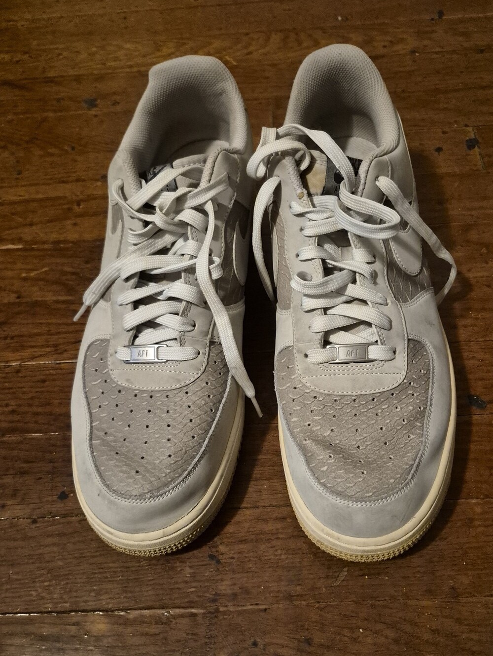 Nike Air Force Ones Mens Sz 13 — Light Gray and Off-White